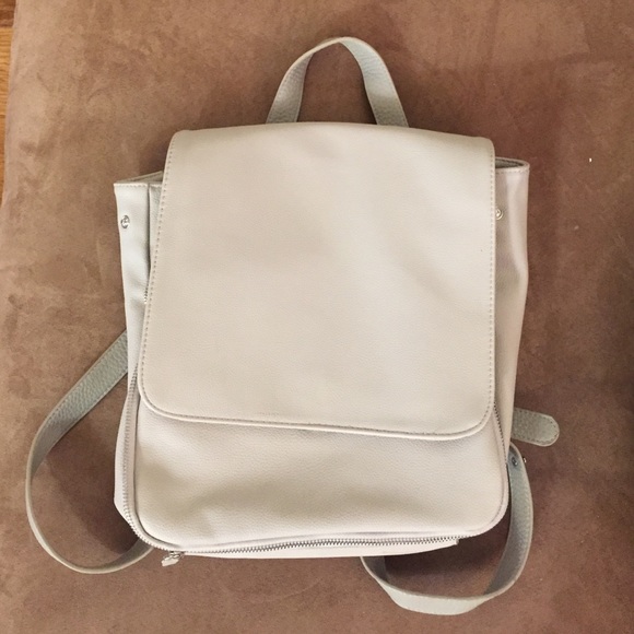 Urban Outfitters Handbags - $15 for 2 hrs! Urban Outfitters NWOT backpack