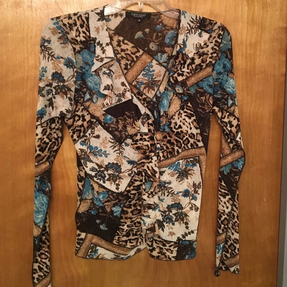 Karen Kane long sleeve print top