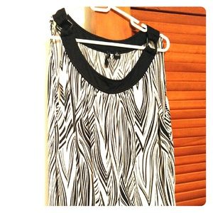 Gorgeous black and white slinky sleeveless top