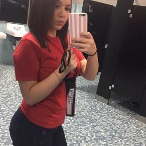 Meet your Posher, Paige