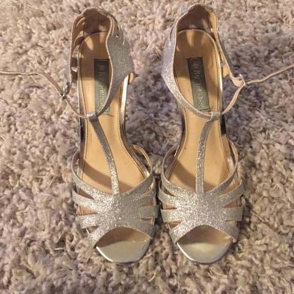 Betsy Johnson silver heels - Picture 3 of 4