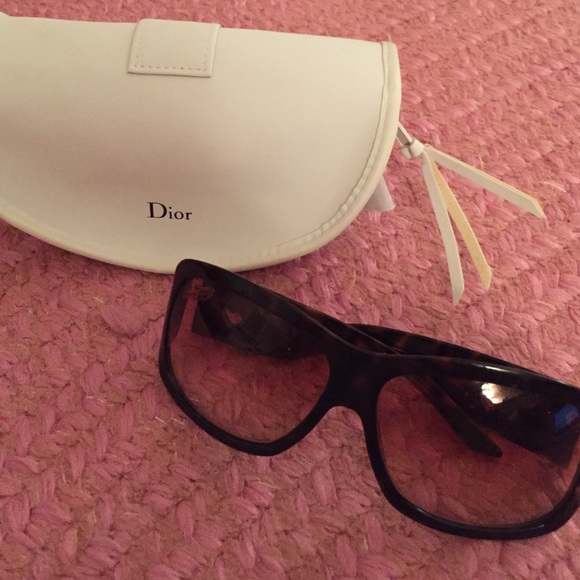 AUTHENTIC tortoise Christian Dior sunglasses
