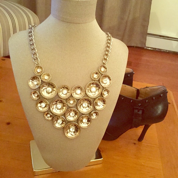 Jewelry - Statement necklace
