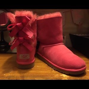 Pink Bailey Bow Uggs. Size 4 women's.