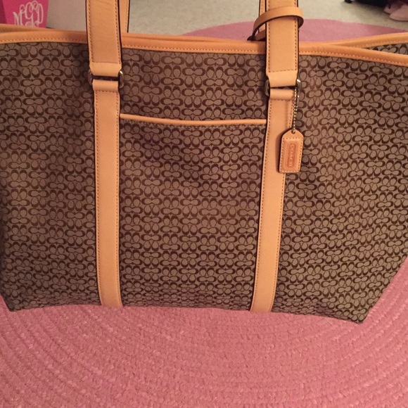AUTHENTIC Coach business bag or large tote