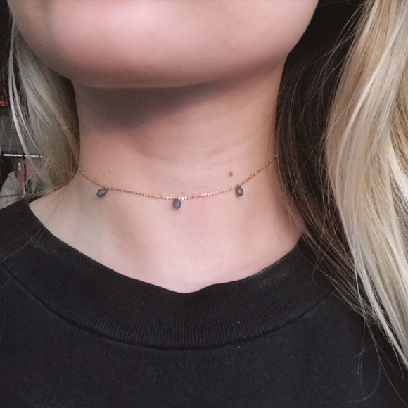 RESTOCKED • gold chain choker with blue gems • - Picture 3 of 4