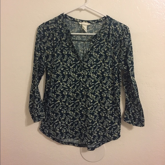 H&M Green Flower Blouse - Picture 2 of 3