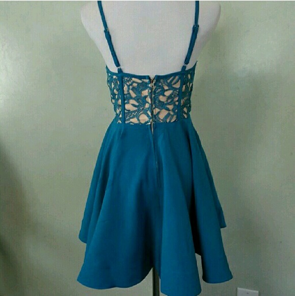 SALE! Teal flowie lace dress . - Picture 3 of 6