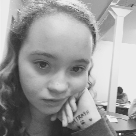 Meet your Posher, Lily - Picture 1 of 1