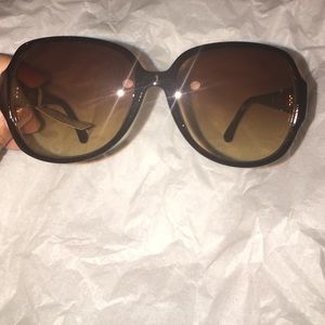 NEVER BEEN WORN. MICHAEL KORS sunglasses
