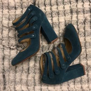 BP strappy leather shoe with chunky heel