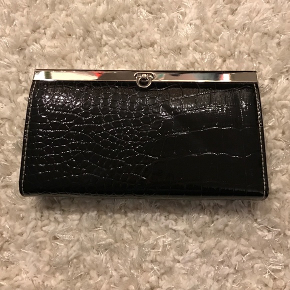 Black Clutch- Perfect for Holiday parties!