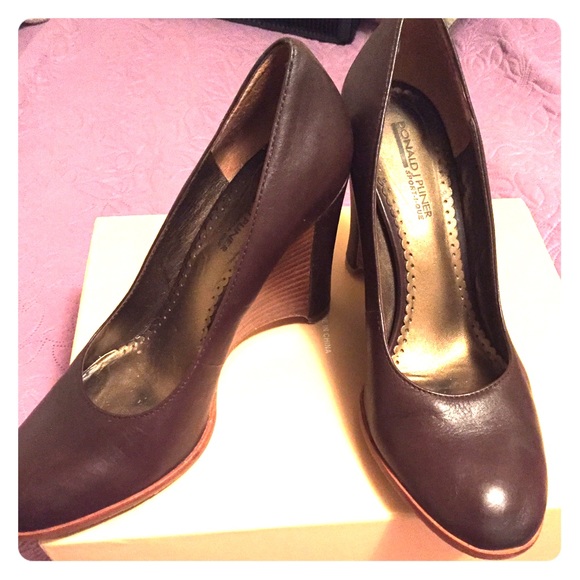 Donald Pliner wedges