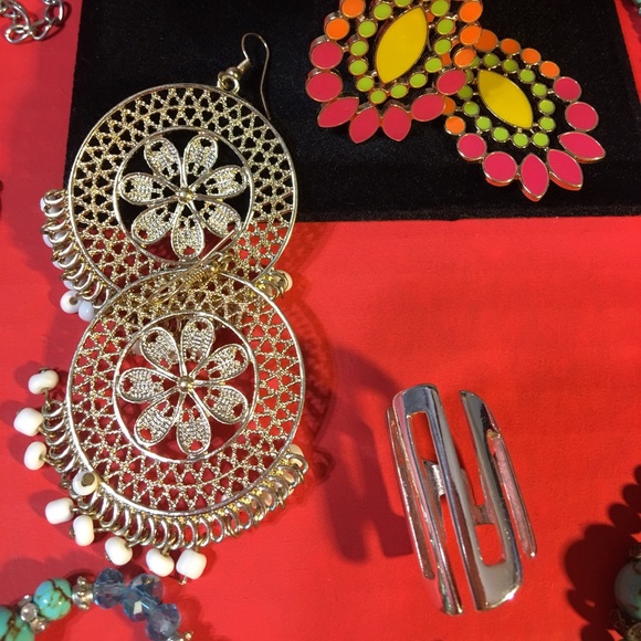 Assorted Jewelry - Picture 2 of 4