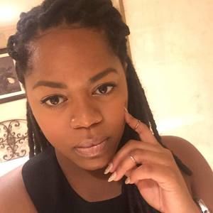 Meet your Posher, Courtney