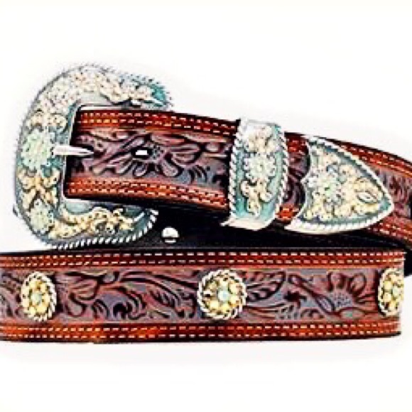 Amazing Cowgirl turquoise Belt w/ flowers 😍😍🌺