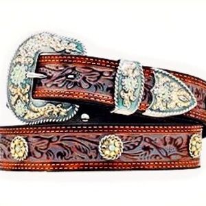 Amazing Cowgirl turquoise Belt w/ flowers 😍😍🌺