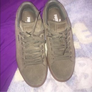 Olive Green Pumas