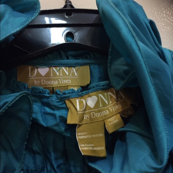 Elegant Satin Jacket With Matching Shell - image 2