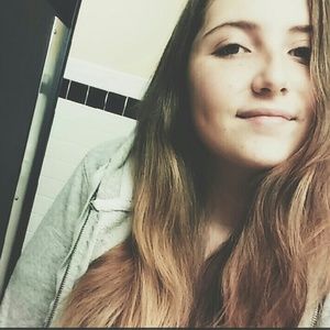 Meet your Posher, Alexis