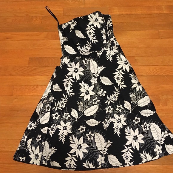 Black and white Hawaiian print sundress