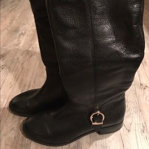 Black leather winter boots