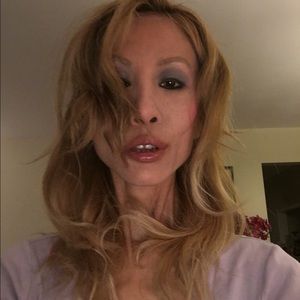 Meet your Posher, Genna