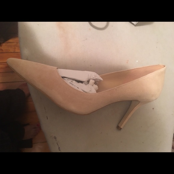 Beautiful Nude Suade Heels