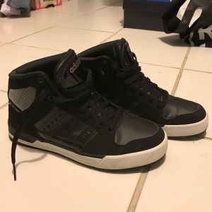 Black Adidas Kicks