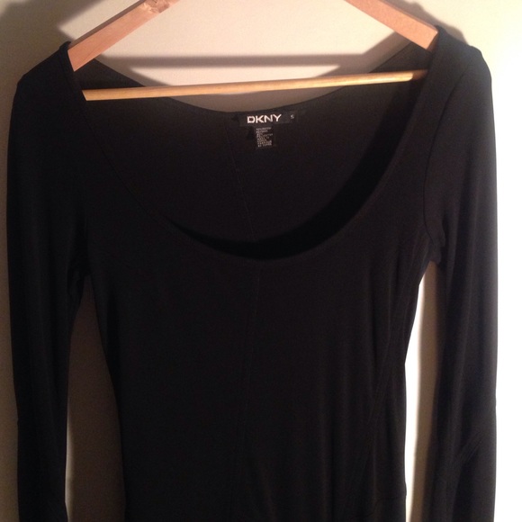 Beautiful DKNY tea length figure flattering dress