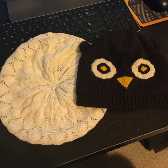 Bundle deal on hats - Picture 1 of 4