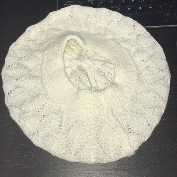 Bundle deal on hats - Picture 4 of 4