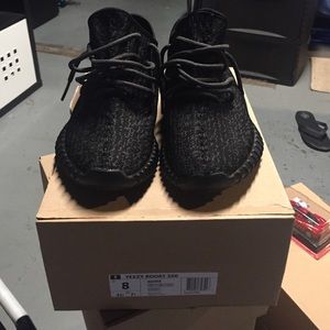 Adidas Yeezy Boost 350 "Pirate Black"
