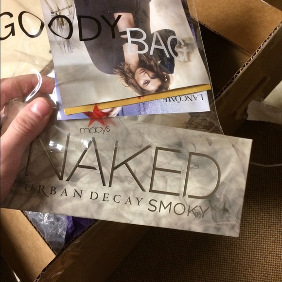 Urban decay naked smoky,w/receipt from urban-decay
