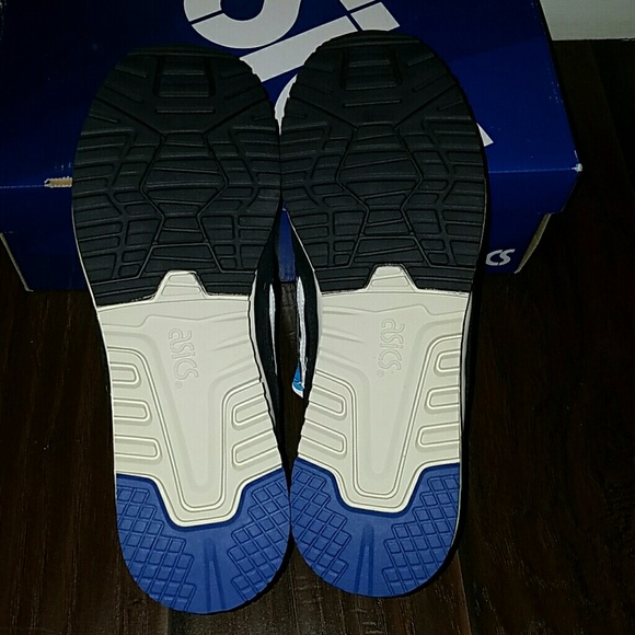 Asics - Picture 4 of 4