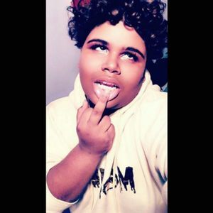 Meet your Posher, Avery