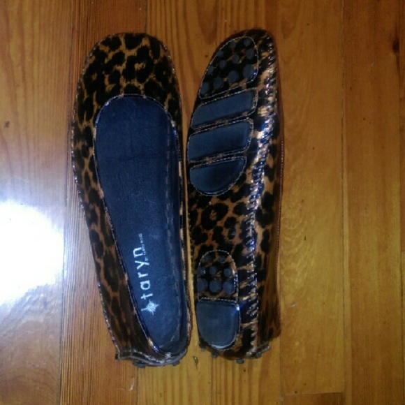 SOLD...Taryn size 7.5 Patent Animal Print Flats - Picture 3 of 4