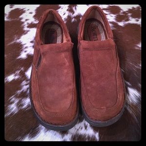 Born slip on boot
