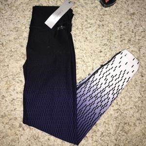 NWT Calvin Klein Performance Cascade Legging