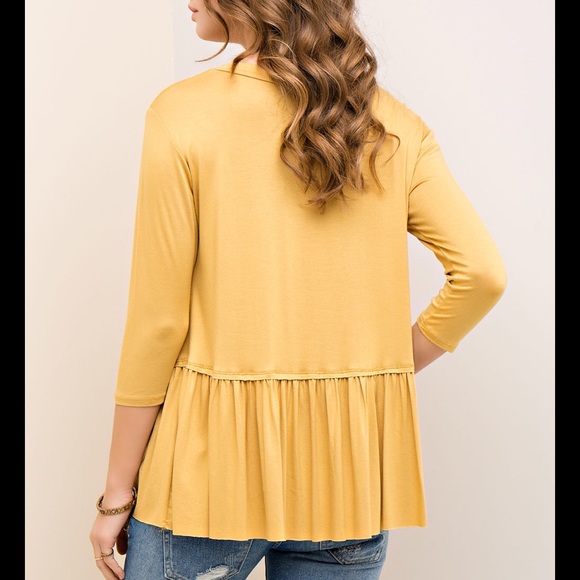 Gorgeous🍃 Ruffled All Up Top - Picture 2 of 3