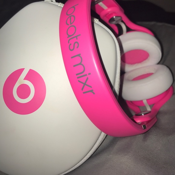 Pink Mixr Beats Headphones and Case - Picture 2 of 6