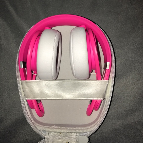 Pink Mixr Beats Headphones and Case - Picture 3 of 6