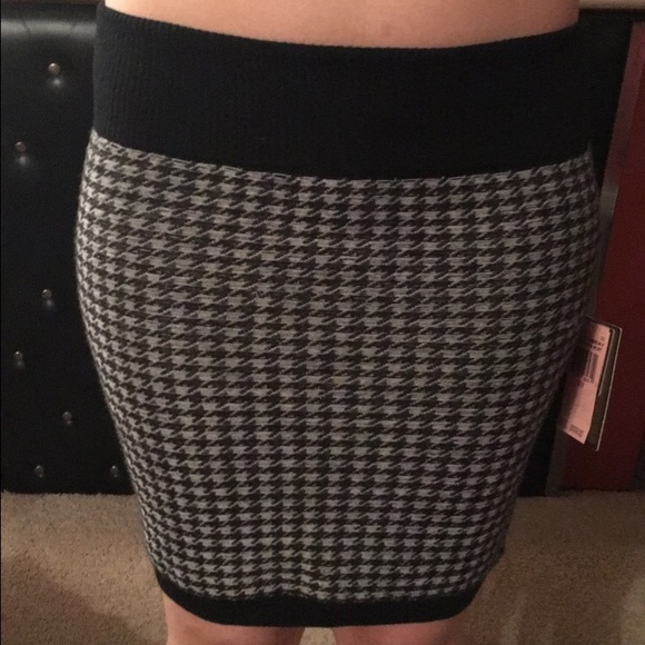 Skirt - Picture 1 of 4