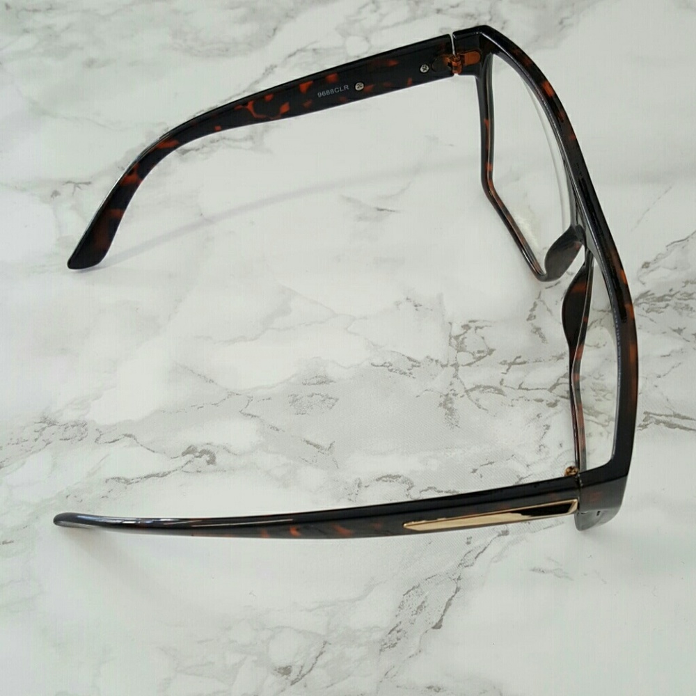 Sunglasses - Picture 6 of 7