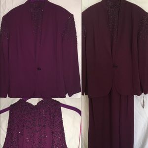 Stunningly Beautiful Stylish Full Length Gown