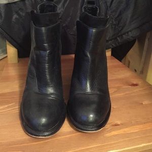 Sam Edelman Kenner Chelsea Boot