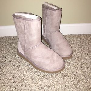 Lavender Uggs size 7