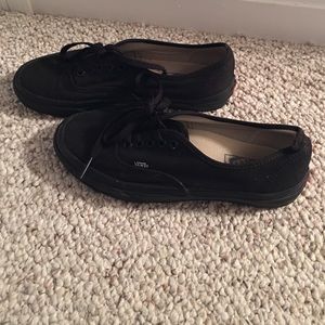 All black size 8 Vans