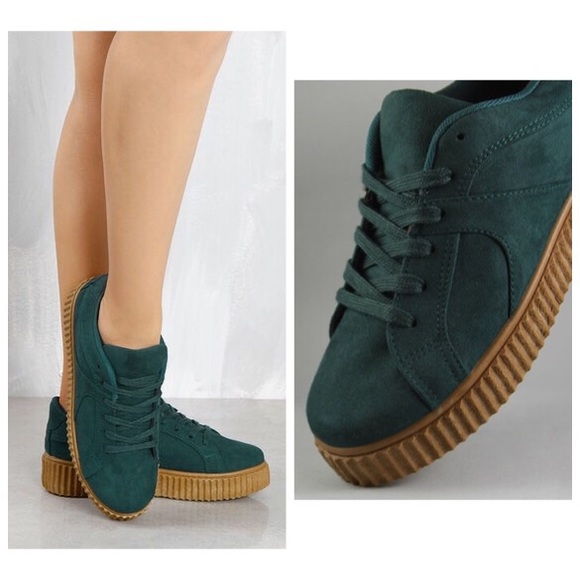 Size 9 left! Fresh Look Green Sneakers - Picture 2 of 2