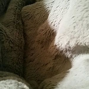 Meet your Posher, Trinia